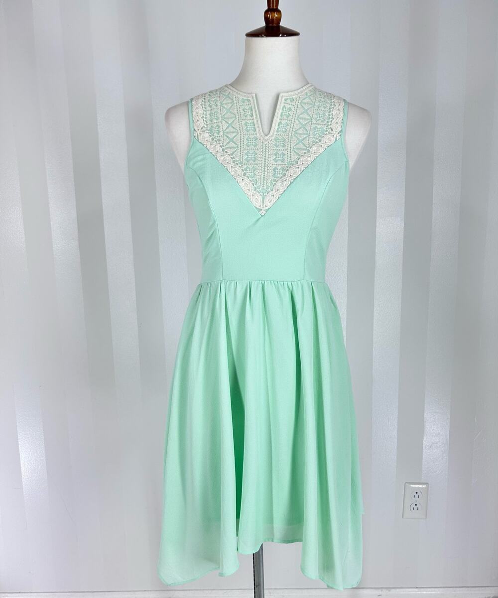 Alya Mint Green Embroidered Lace Fit & Flare Dress Sz S Boho